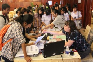 Students Speaking to Stephanie Doyle (Everett) resized