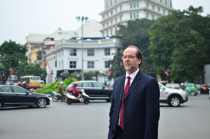 Tiến sỹ Mark_ A_ Ashwill(1)